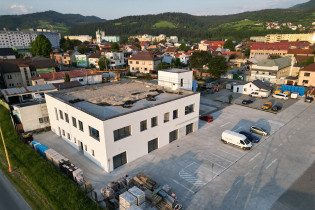 Administatívná budova KNM - Hviezdoslavova ul.